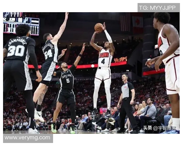 马刺与火箭第二场激战回顾双方球员表现与战术分析